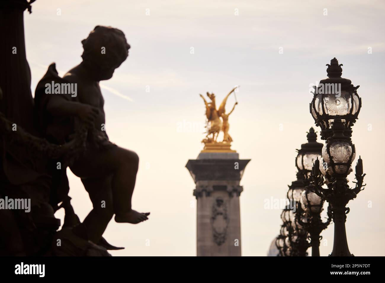 Pariser Wahrzeichen, Pont de la Concorde über der seine Stockfoto