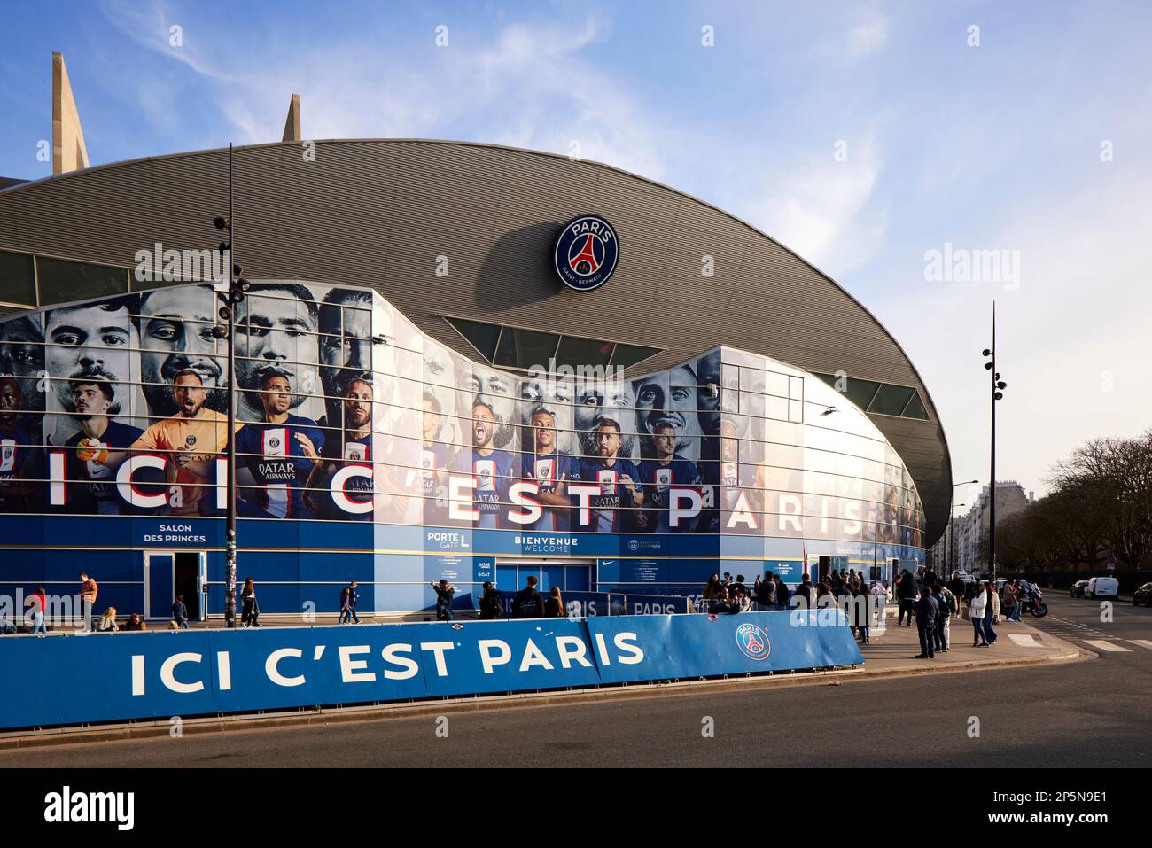Pariser Wahrzeichen, Pariser Stadion Saint-Germain F.C vor dem Parc des Princes Stockfoto