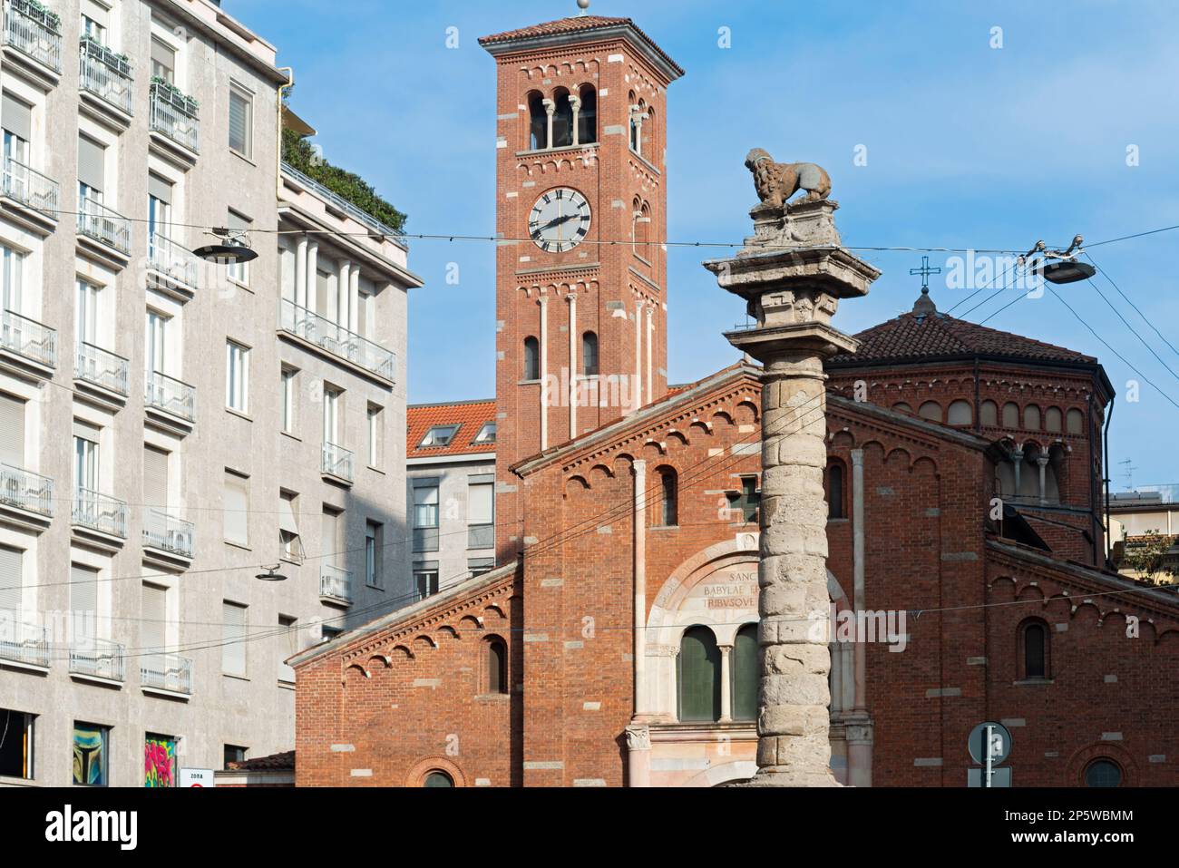 Italien, Lombardei, Mailand, Piazza San Babila, Colonna del Leone, Löwe Colomun Stockfoto