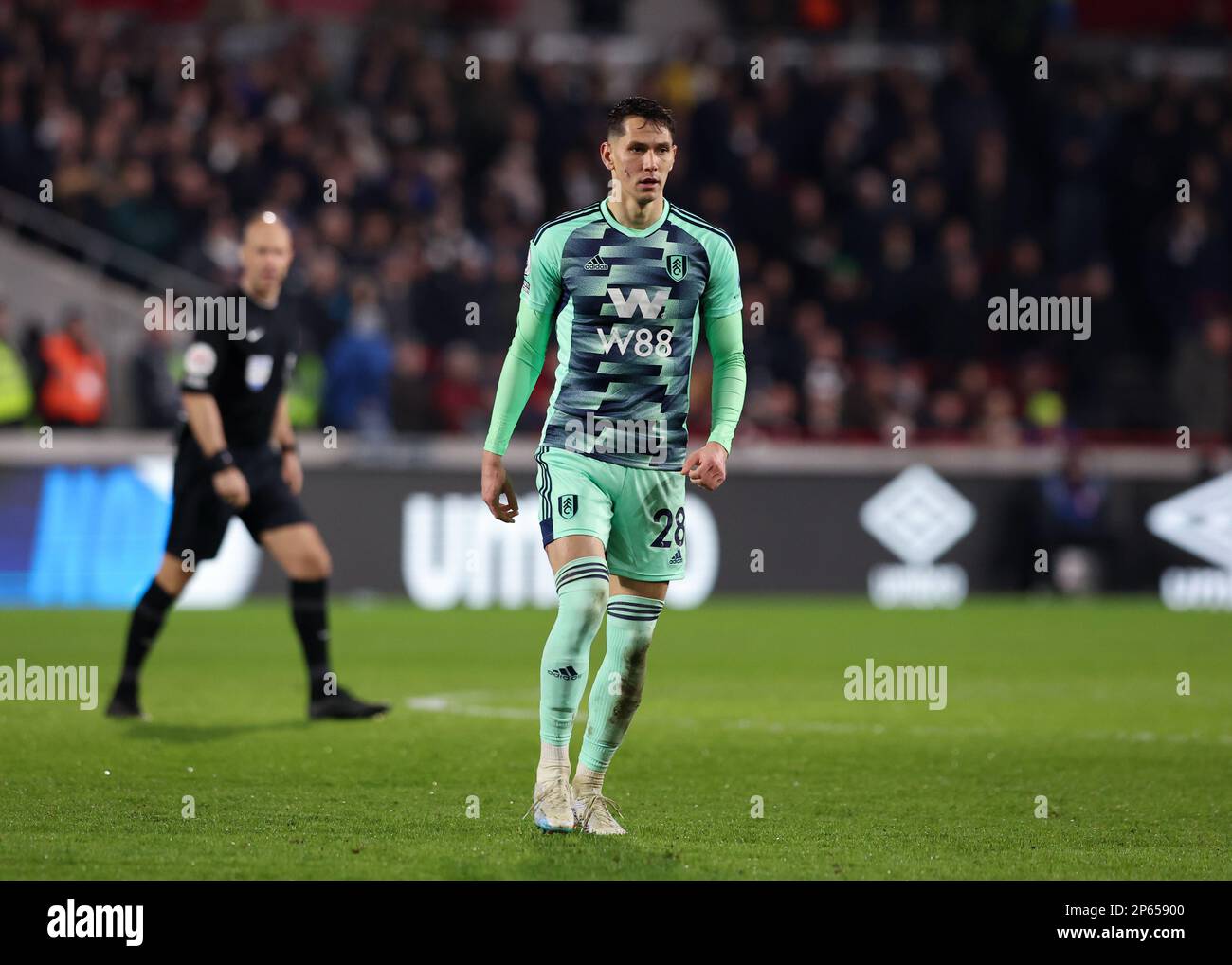 6. März 2023; GTECH Community Stadium, Brentford, London, England; Premier League Football, Brentford gegen Fulham; Sasa Lukic von Fulham Stockfoto