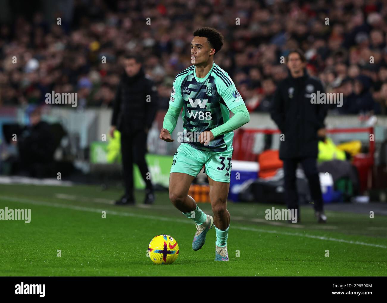 6. März 2023; GTECH Community Stadium, Brentford, London, England; Premier League Football, Brentford gegen Fulham; Antonee Robinson von Fulham Stockfoto