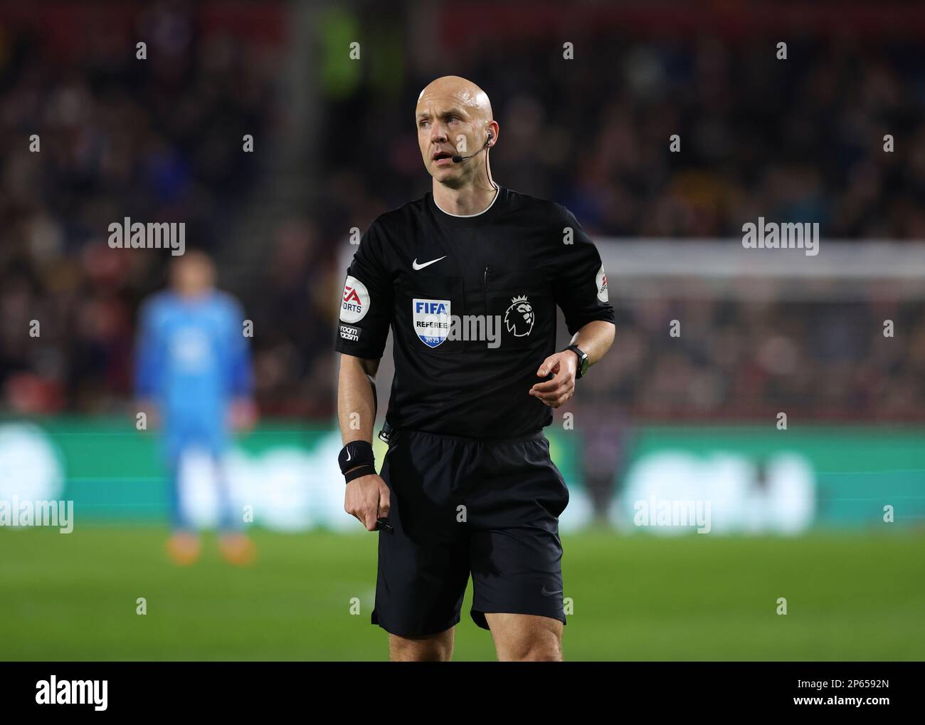 6. März 2023; GTECH Community Stadium, Brentford, London, England; Premier League Football, Brentford gegen Fulham; Schiedsrichter Anthony Taylor Stockfoto