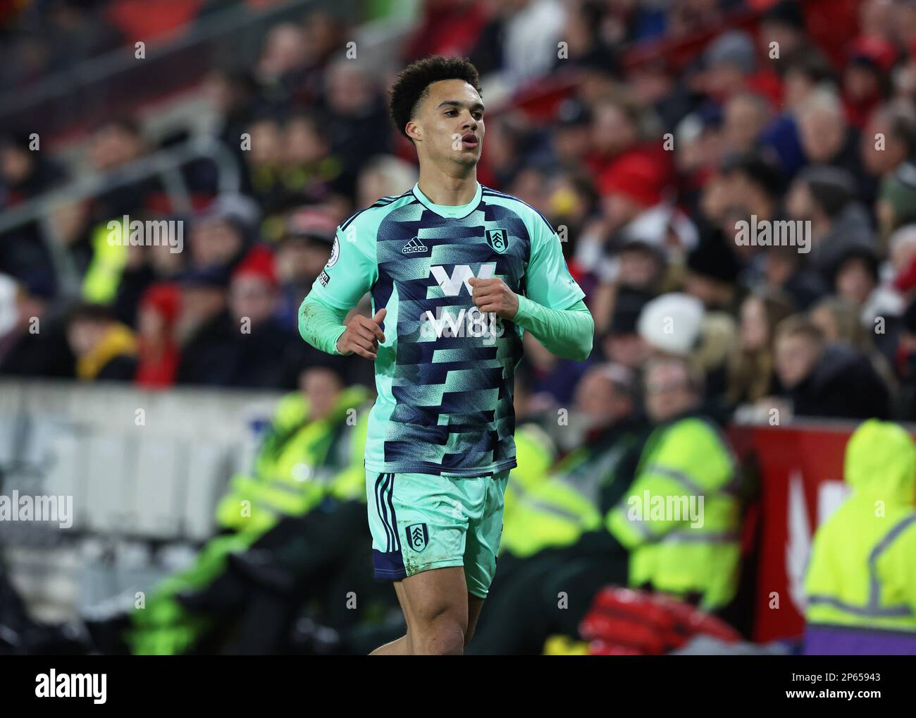 6. März 2023; GTECH Community Stadium, Brentford, London, England; Premier League Football, Brentford gegen Fulham; Antonee Robinson von Fulham Stockfoto