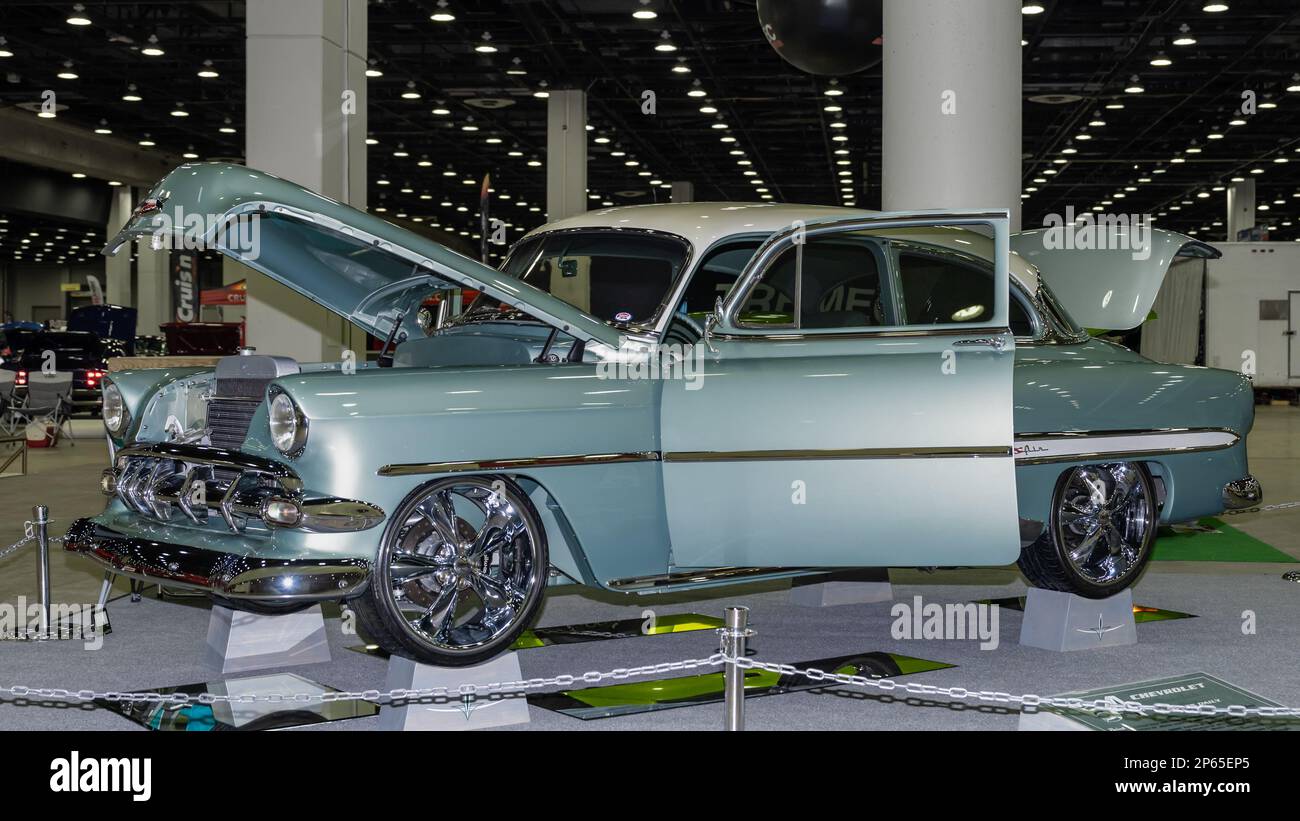 DETROIT, MI/USA - 24. Februar 2023: A 1954 Chevrolet Bel Air Interpretation, in Detroit AutoRama. Stockfoto