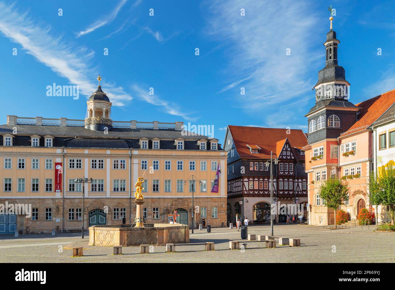 St. Georg-Brunnen und Rathaus, Eisenach, Thüringer Wald, Thüringen, Deutschland, Europa Stockfoto