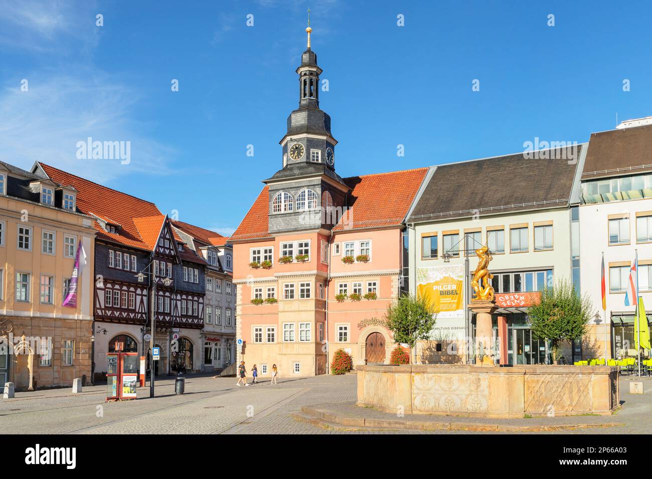 St. Georg-Brunnen und Rathaus, Eisenach, Thüringer Wald, Thüringen, Deutschland, Europa Stockfoto