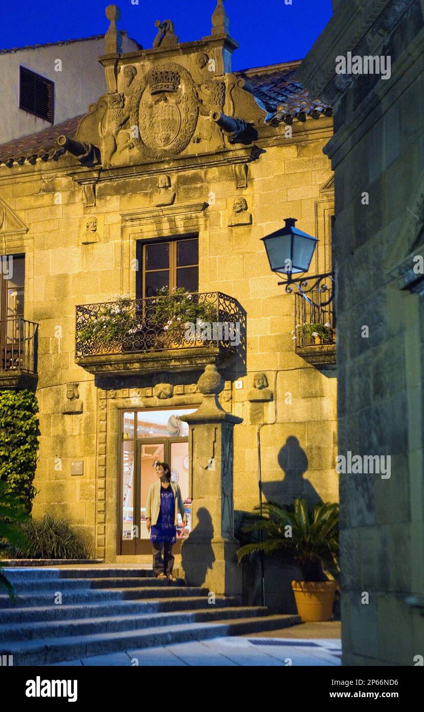 Pueblo espanol beleuchtet Fotos und Bildmaterial in hoher Auflösung