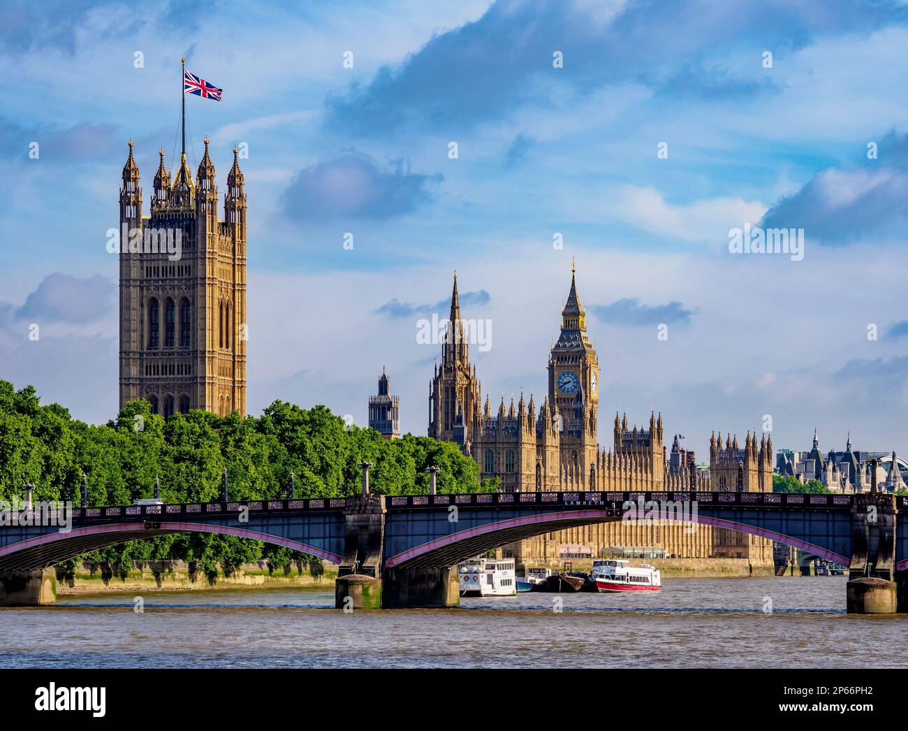 Blick über die Themse in Richtung des Palastes von Westminster, London, England, Großbritannien, Europa Stockfoto