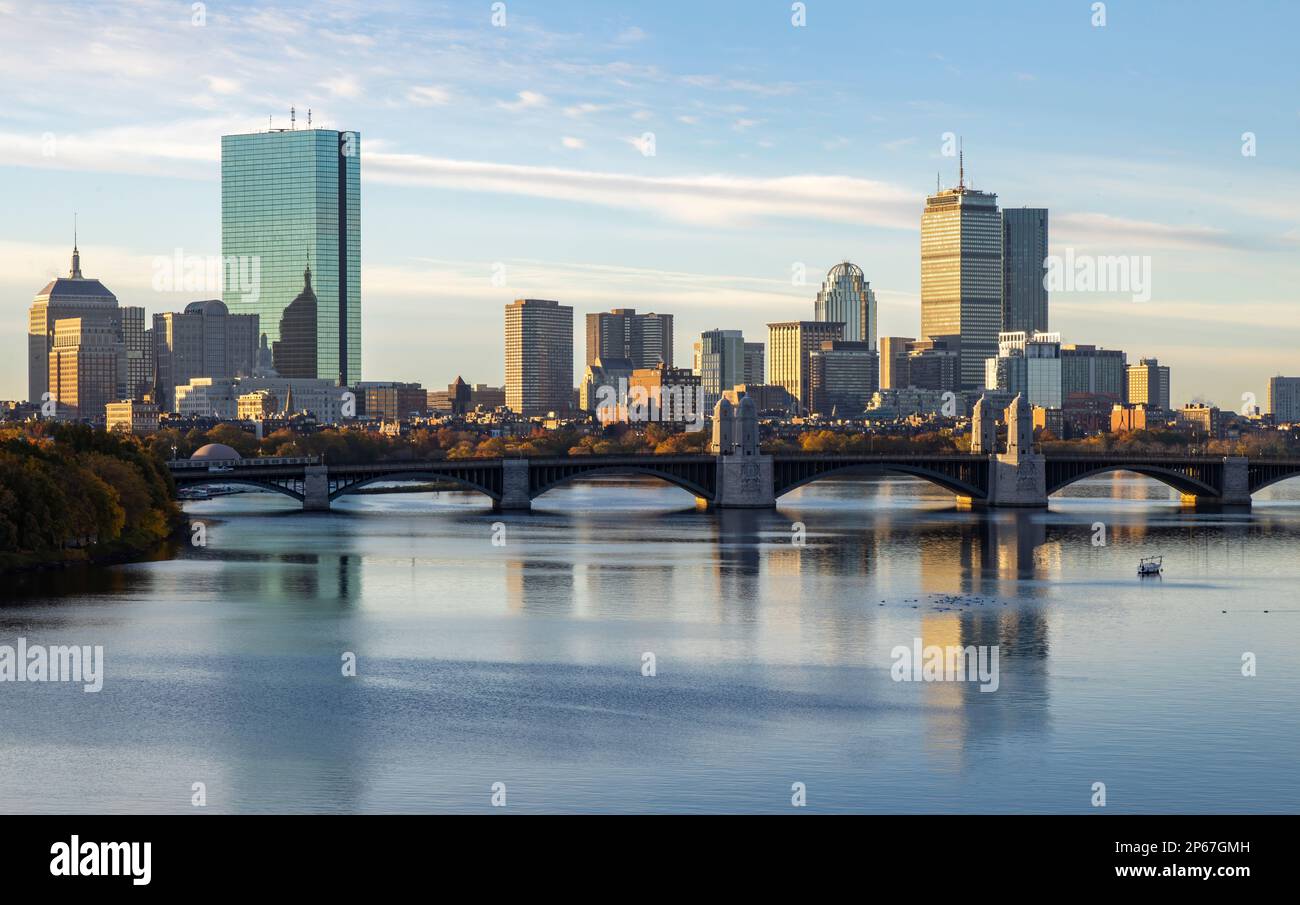 Skyline von Boston mit Longfellow Bridge, Boston, Massachusetts, New England, Vereinigte Staaten von Amerika, Nordamerika Stockfoto