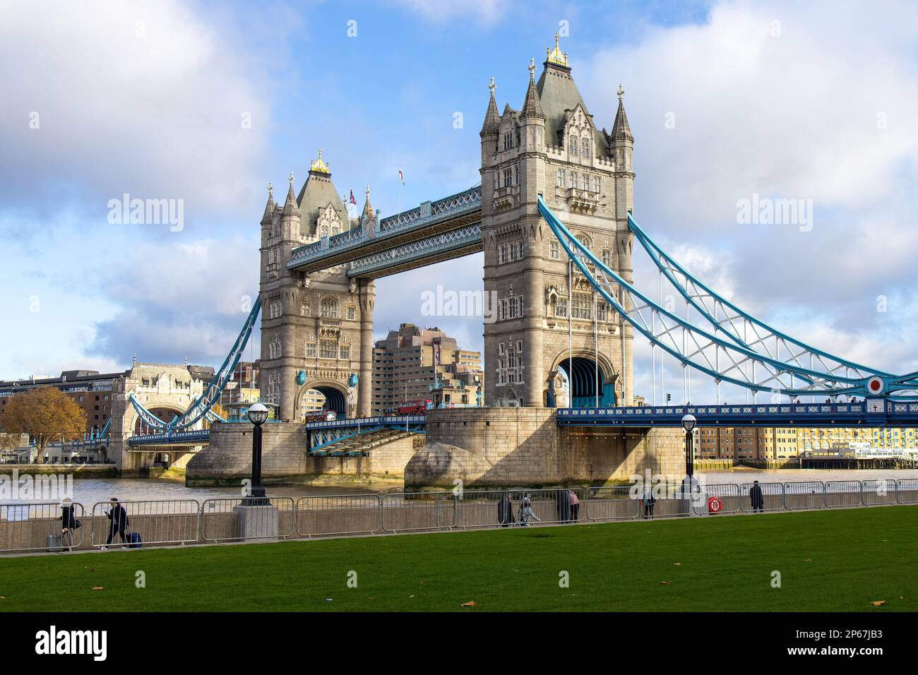 Tower Bridge in den Morgen, London, England, Vereinigtes Königreich, Europa Stockfoto