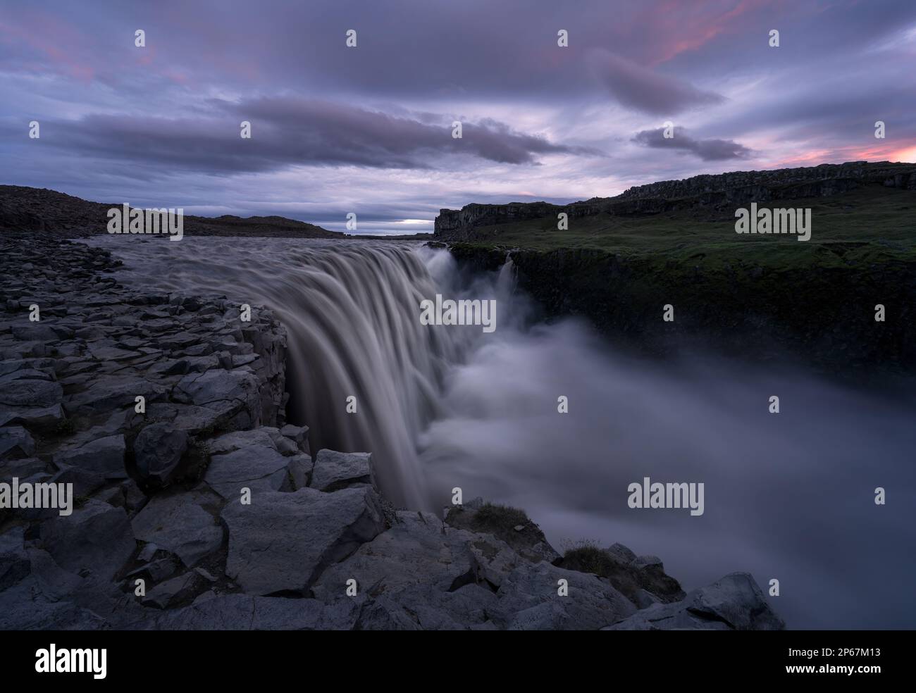 Dettifoss Wasserfall in einem nördlichen Teil Islands, das Land des Eisens und Feuers, Island, Polarregionen Stockfoto