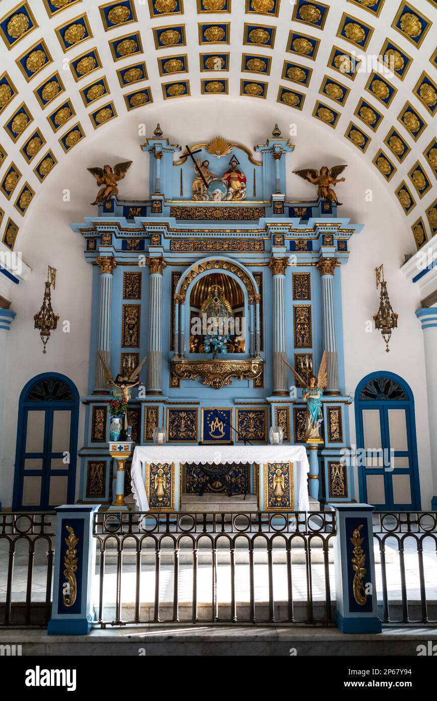 Das wichtigste Altar, die Kirche Nuestra Senora de Regla aus dem 19. Jahrhundert, Havanna, Kuba, die Westindischen Inseln, die Karibik, Mittelamerika Stockfoto