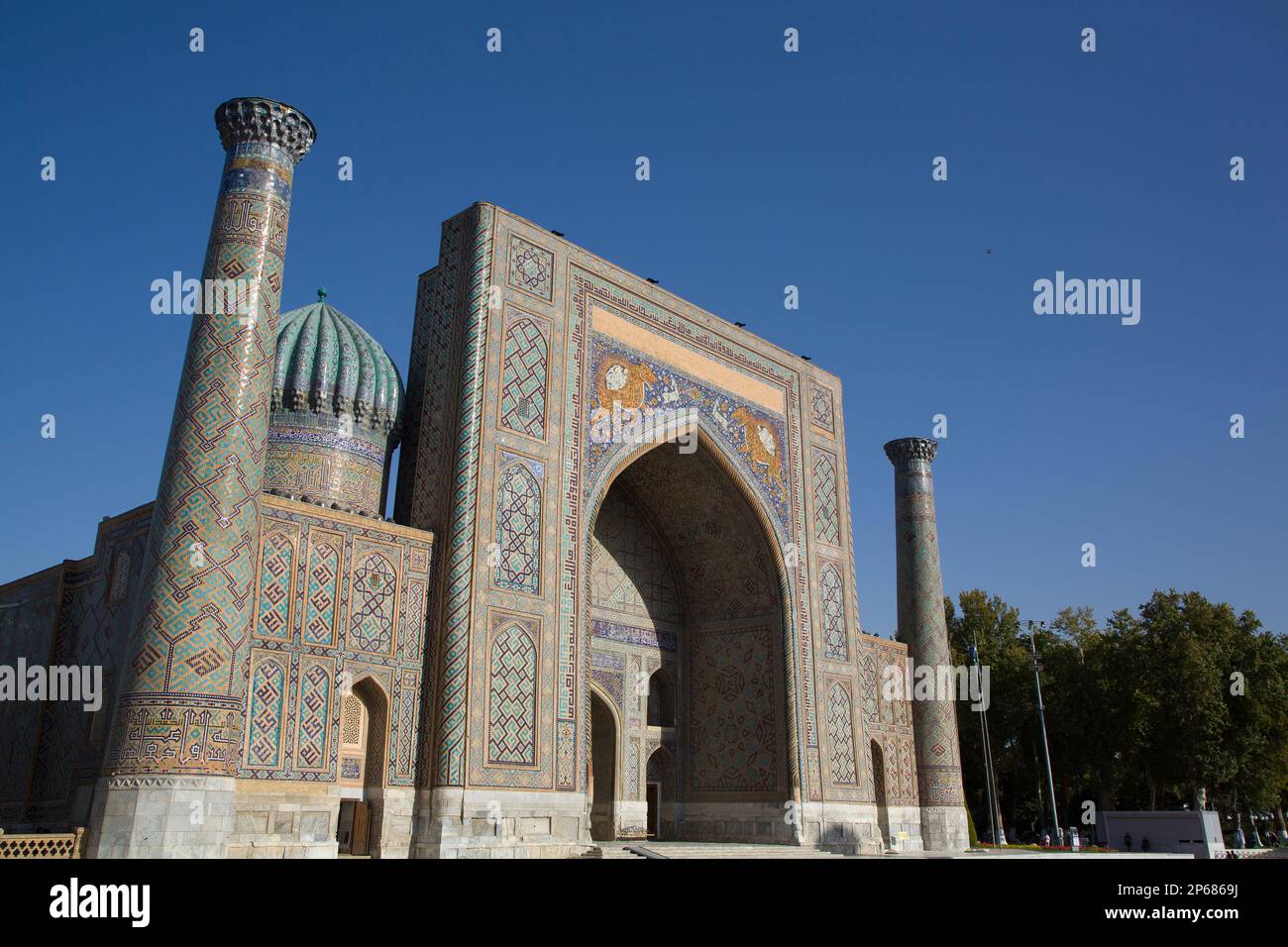 Sherdor Madrassah, 1636 fertiggestellt, Registan Square, UNESCO-Weltkulturerbe, Samarkand, Usbekistan, Zentralasien, Asien Stockfoto