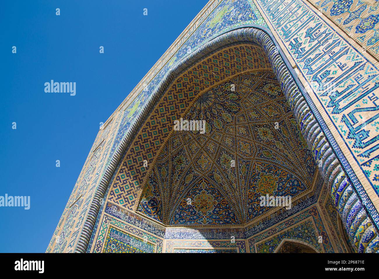 Fliesenarbeiten, Sherdor Madrassah, fertiggestellt 1636, Registanplatz, UNESCO-Weltkulturerbe, Samarkand, Usbekistan, Zentralasien, Asien Stockfoto