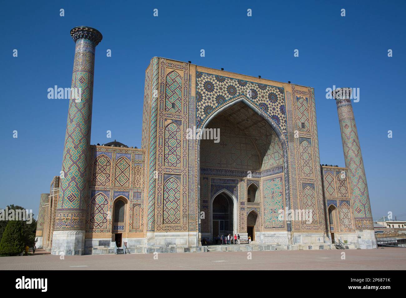 Ulug Bek Madrassah, Registan Square, UNESCO-Weltkulturerbe, Samarkand, Usbekistan, Zentralasien, Asien Stockfoto