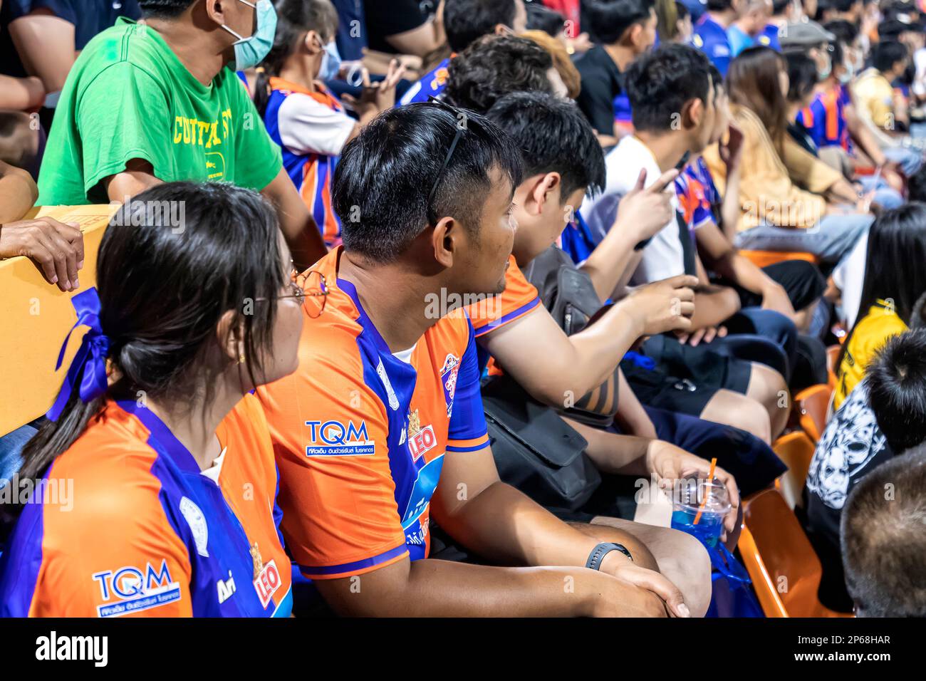 Zuschauer beim Thai Premier League Match, PAT Stadium, Bangkok Stockfoto