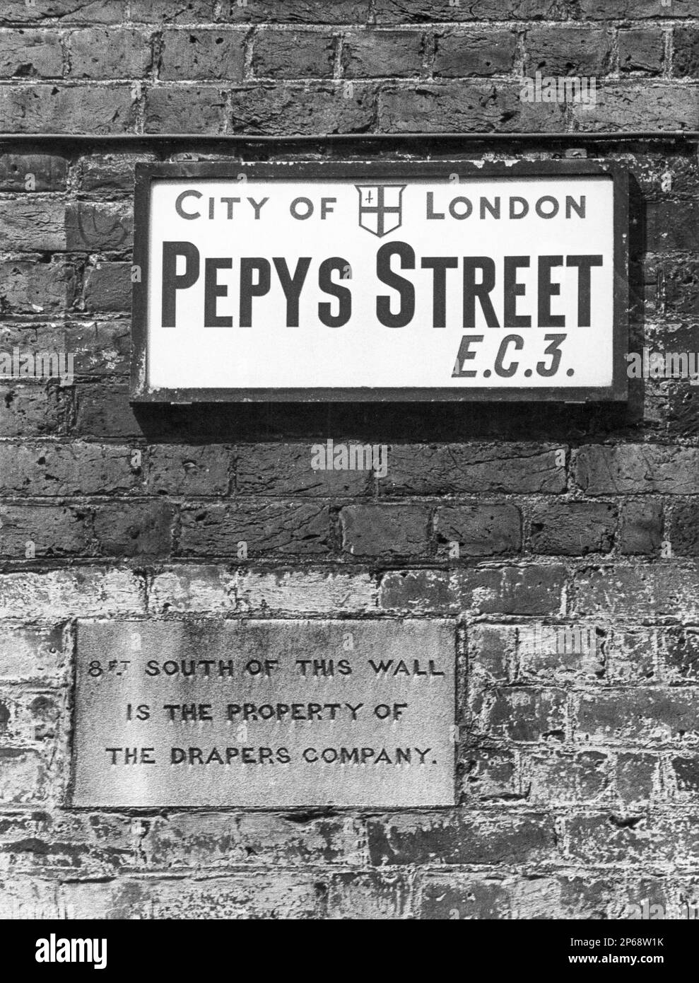 Ein Schild für Pepys Street E.C.3. In der City of London, England, Großbritannien - Foto aufgenommen 1970. Stockfoto
