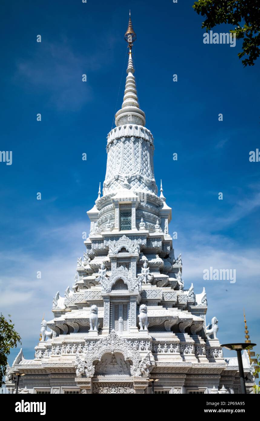 Blick auf den Oudong-Tempel in der Provinz Kandal, Kambodscha. Stockfoto