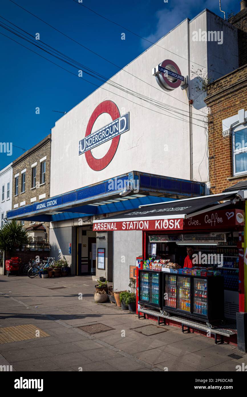 Arsenal U-Bahn-Station Highbury Islington London - Arsenal U-Bahn-Station wurde bei der Eröffnung im Jahr 1906 in Gillespie Road und 1932 in Arsenal umbenannt. Stockfoto
