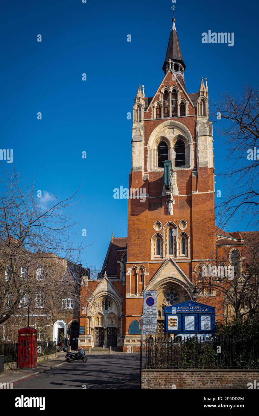 Die Union Chapel Islington London. Erbaut 1874-77 als funktionierende Kirche, Live-Entertainment-Veranstaltungsort und Wohltätigkeitszentrum für Obdachlose. Stockfoto