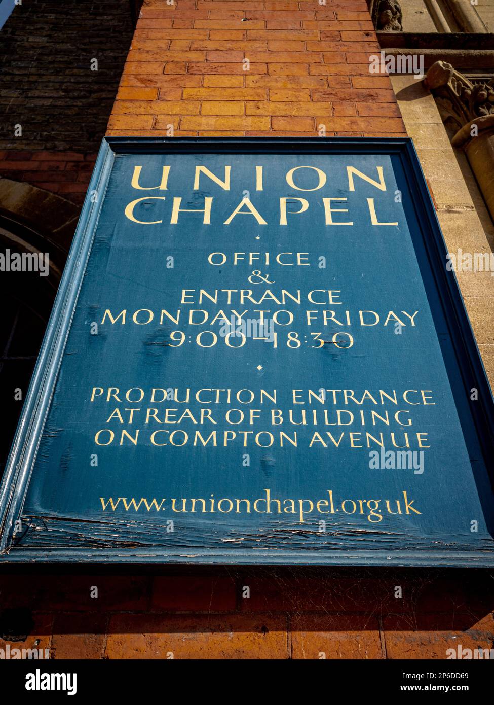 Die Union Chapel Islington London. Erbaut 1874-77 als funktionierende Kirche, Live-Entertainment-Veranstaltungsort und Wohltätigkeitszentrum für Obdachlose. Stockfoto