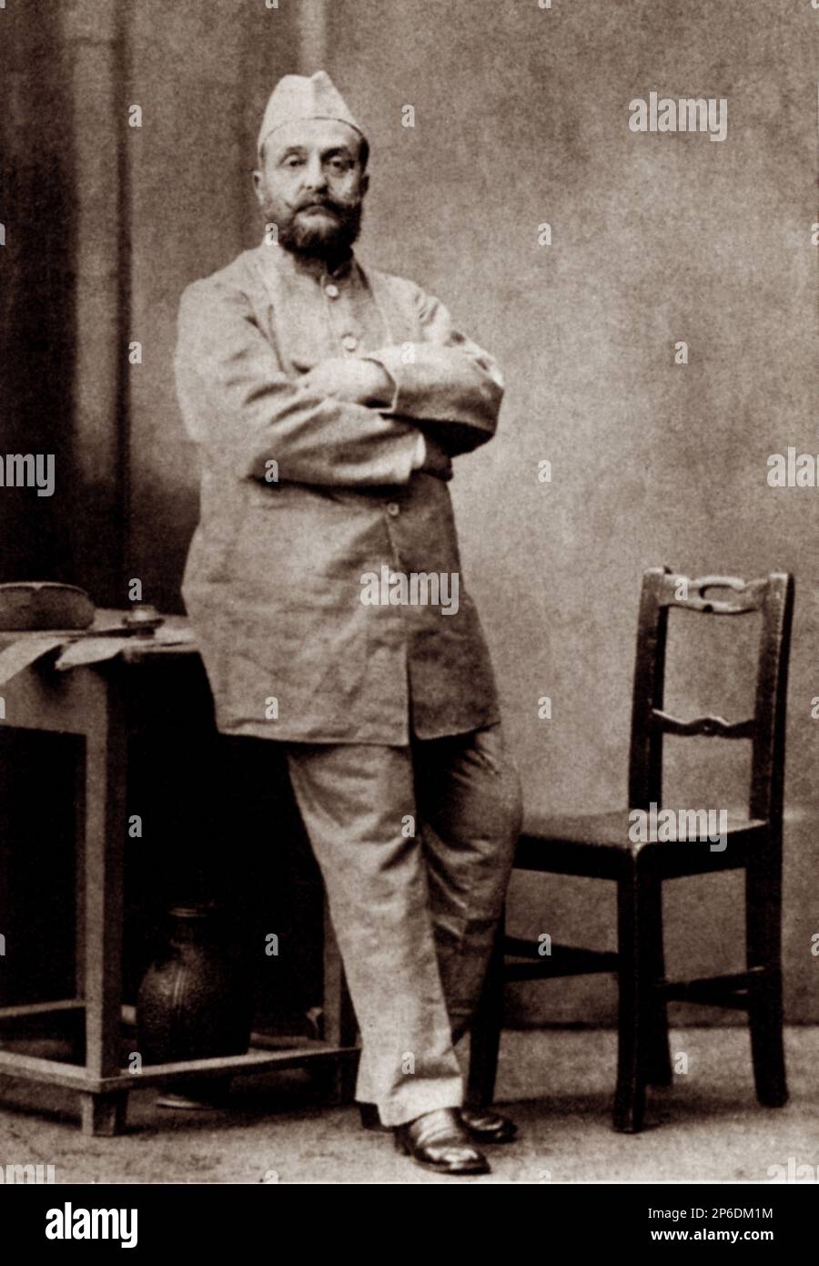 1873 Ca , Wien , Österreich : der rassistische österreichische GEORG RITTER von SCHÖNERER ( 1842 - 1921 ) in orientalischer Kleidung , Gelehrter für antisemitische Theorien , später verwendet von ADOLF HITLER . Freund von kronprinz RUDOLF von ABSBURG ( 1850 - beging Selbstmord in Mayerling 1889 ) , Sohn von Kaiser Franz Josef ( 1830 - 1916 ) , Kaiser von Österreich , König von Ungarn und Böhmen - FRANCESCO GIUSEPPE - JOSEPH - ABSBURG - ASBURG - ASBURGO - ADEL - NOBILI - Nobiltà - REALI - HABSBURG - HASBURG - KÖNIGSFAMILIE - Baffi - Schnurrbart - principe ereditario - RODOLFO - ANTISEMITA - Antisemit - ANTISEMITISMO - Antisemitismus Stockfoto