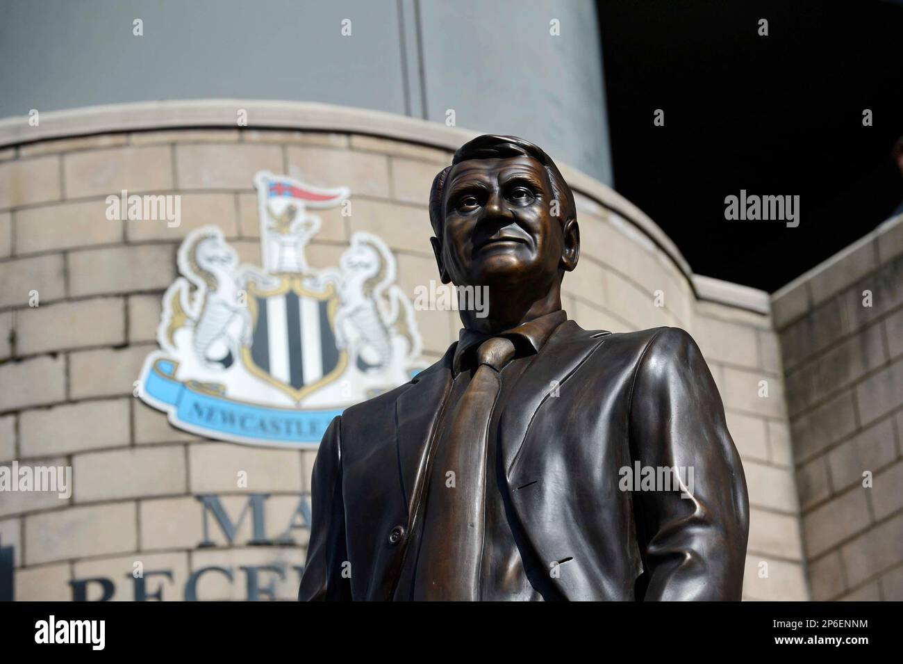 Unveiling of a statue in memory of former Newcastle United manager Sir Bobby Robson at the Sports Direct Arena, Newcastle on the 6th May 2012. Pic Richard Lee/SPORTIMAGE(Credit Image: (Cal Sport Media via AP Images) Stockfoto