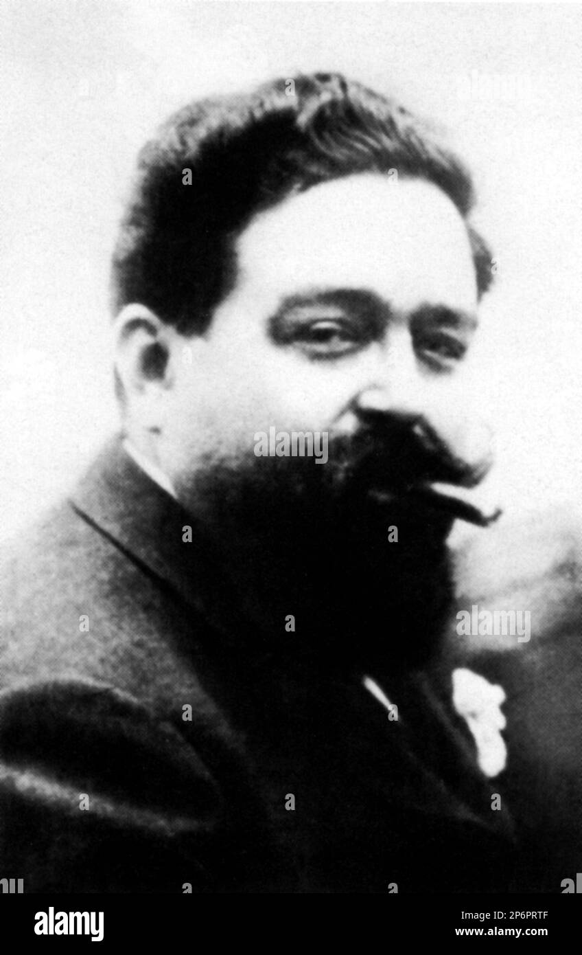 1900 c, SPANIEN : der spanische Komponist ISAAC ALBENIZ ( 1860 - 1909 ) , Komponist von Opern und Symphonie. Er ist am besten bekannt für seine Klavierkomposition IBERIA . - DIRETTORE D' ORCHESTRA - COMPOSITORE - OPERA LIRICA - CLASSICA - KLASSISCH - PORTRAIT - RITRATTO - MUSICISTA - MUSICA - BART - BARBA - SIGARO - ZIGARRE - ARCHIVIO GBB Stockfoto