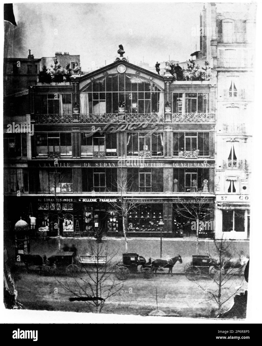 1860 Ca , Paris , Frankreich : Das pariser Atelier Studio 35 Boulevard des Capucines des gefeierten Fotografen Felix NADAR ( geb. Gaspar-Félix Tournachon , 1820 - 1910 ) - FOTOGRAFO - ARTE - VISUAL ARTS - ARTI VISIVE - PARIGI - FRANCIA - ARCHITEKTUR - ARCHITETTURA - FOTO STORICA STORICHE - GESCHICHTSFOTOS --- Archivio GBB Stockfoto
