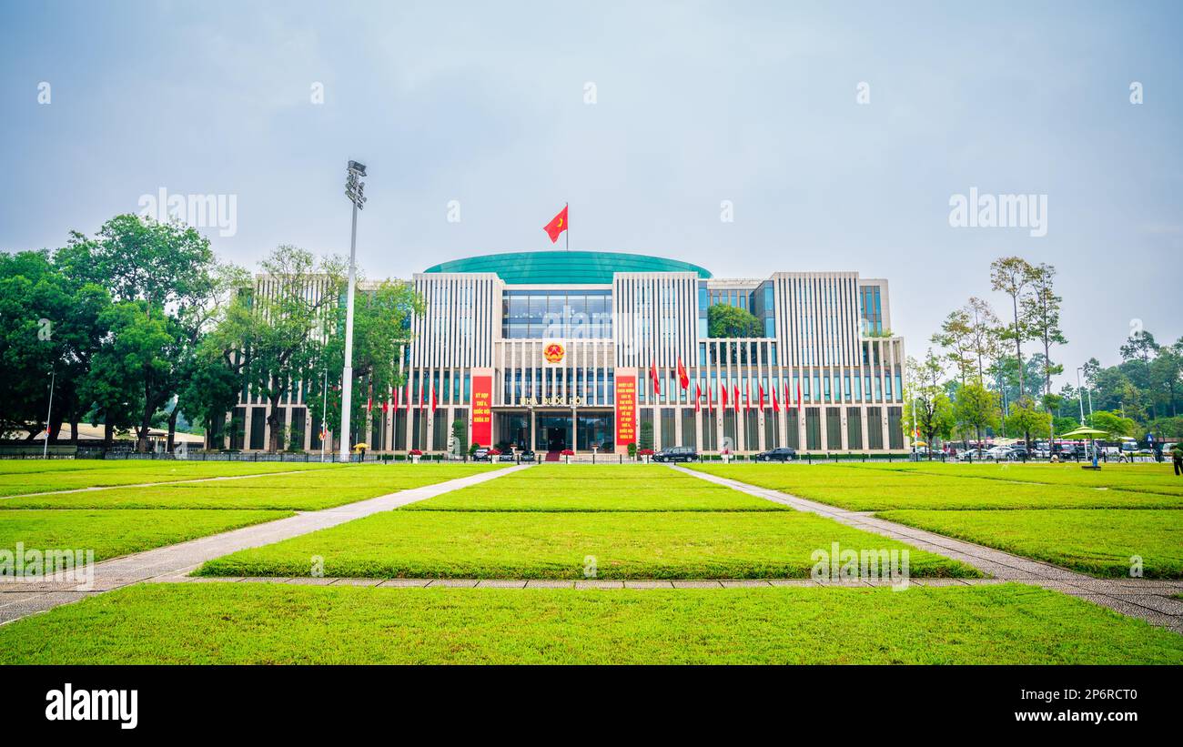 Hanoi, Vietnam, 13. November 2022: Nationalversammlung Bulding of Vietnam, in der das vietnamesische parlament im Zentrum von Hanoi untergebracht ist. Stockfoto