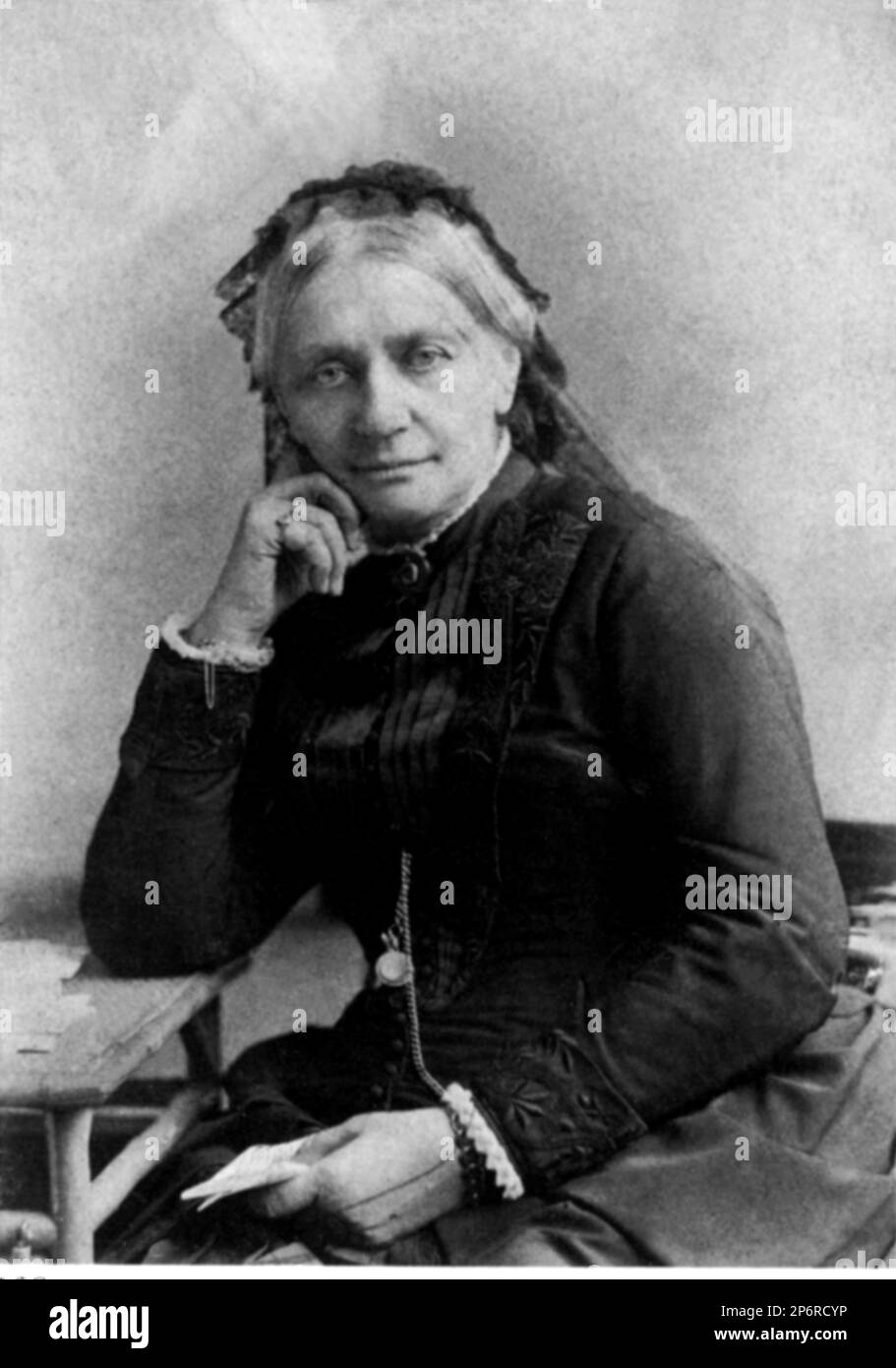 1880 c , GROSSBRITANNIEN : die deutsche Pianistin und Komponistin CLARA SCHUMANN ( geb. WIECK , 1819 - 1896 ) . Frau von Robert Schumann , der einige ihrer Melodien für seine Komposition benutzte. Sie komponierte ein feines Klavierkonzert und ein paar Klaviermusik und Lieder. Sie war eine der herausragenden Pianisten ihrer Zeit. Foto von Elliott und Fry , London . - COMPOSITORE - OPERA LIRICA - CLASSICA - KLASSISCH - PORTRÄT - RITRATTO - MUSICISTA - MUSICA - HANDSCHUHE - GUANTI - ARCHIVIO GBB Stockfoto