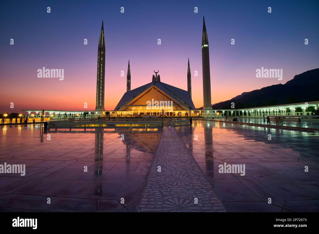 Dalok begann die Layoutstrategie unter Berücksichtigung der beiden Hauptachsen zur Stadt, wobei das Hauptgebäude der Moschee symmetrisch organisiert wurde Stockfoto