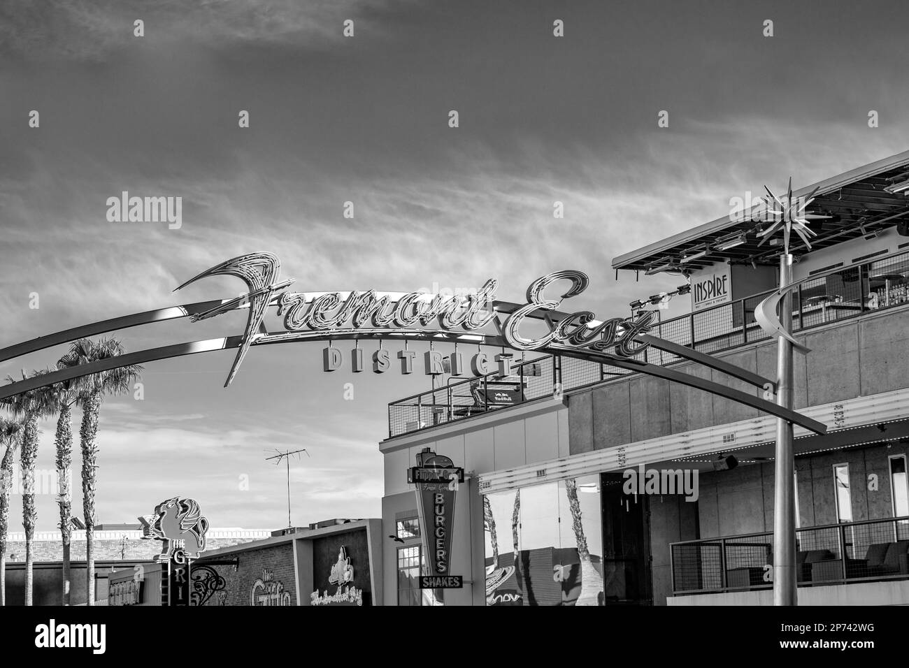 Las Vegas, USA - 9. März 2019: Historisches, ikonisches Vegas-Neonschild in Old Las Vegas, dem klassischen Viertel in der Fremont Street. Es zieht Touristen aus Stockfoto Las Vegas, USA - 9. März 2019: Historisches, ikonisches Vegas-Neonschild in Old Las Vegas, dem klassischen Viertel in der Fremont Street. Es zieht Touristen aus Stockfoto