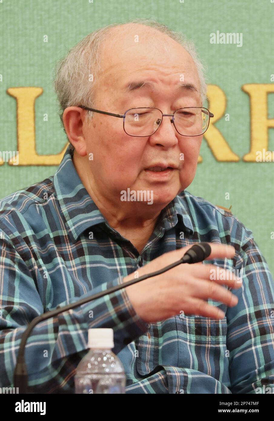 Tokio, Japan. 8. März 2023. Der japanische Raketeningenieur Yasunori Matogawa, Ehrenprofessor der Japan Aerospace Exploration Agency (JAXA), spricht am Mittwoch, den 8. März 2023 im Japan National Press Club in Tokio. JAXA konnte Japans neue Flaggschiff-Rakete H3 nicht starten, nachdem sie am 7. März vom Tanegashima Space Center abgehoben hatte. (Foto: Yoshio Tsunoda/AFLO) Stockfoto