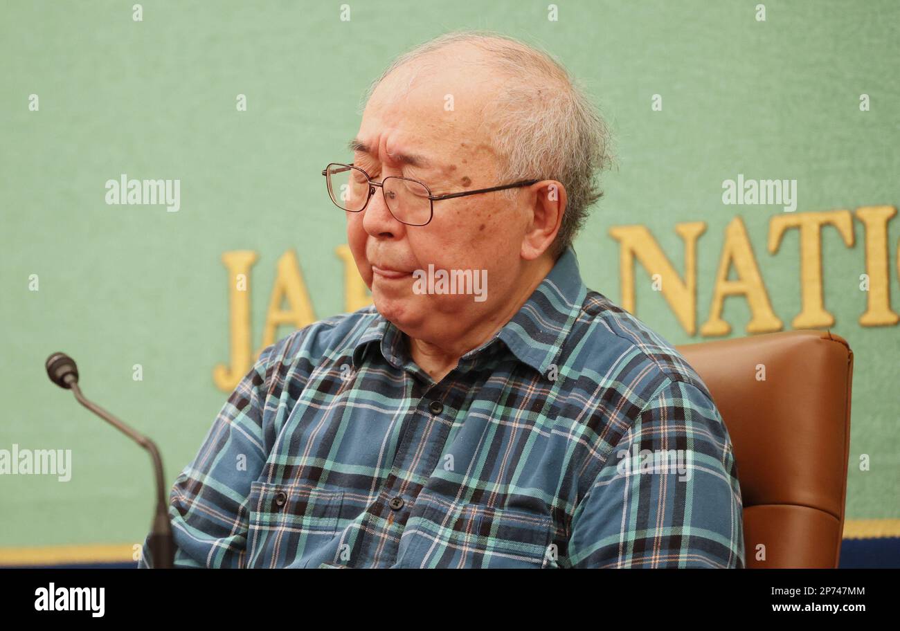 Tokio, Japan. 8. März 2023. Der japanische Raketeningenieur Yasunori Matogawa, Ehrenprofessor der Japan Aerospace Exploration Agency (JAXA), spricht am Mittwoch, den 8. März 2023 im Japan National Press Club in Tokio. JAXA konnte Japans neue Flaggschiff-Rakete H3 nicht starten, nachdem sie am 7. März vom Tanegashima Space Center abgehoben hatte. (Foto: Yoshio Tsunoda/AFLO) Stockfoto