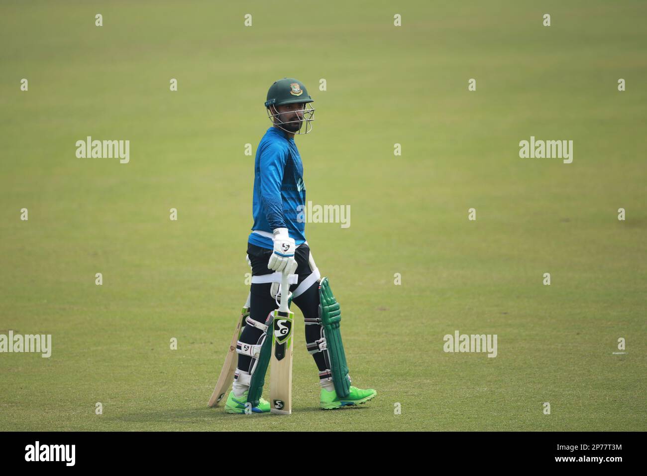 Liton Kumar das während des Trainings vor dem ersten Spiel der Serie im Zahur Ahmed Chowdhury Cricket Stadium, Sagorika, Chattogram, Banglad Stockfoto