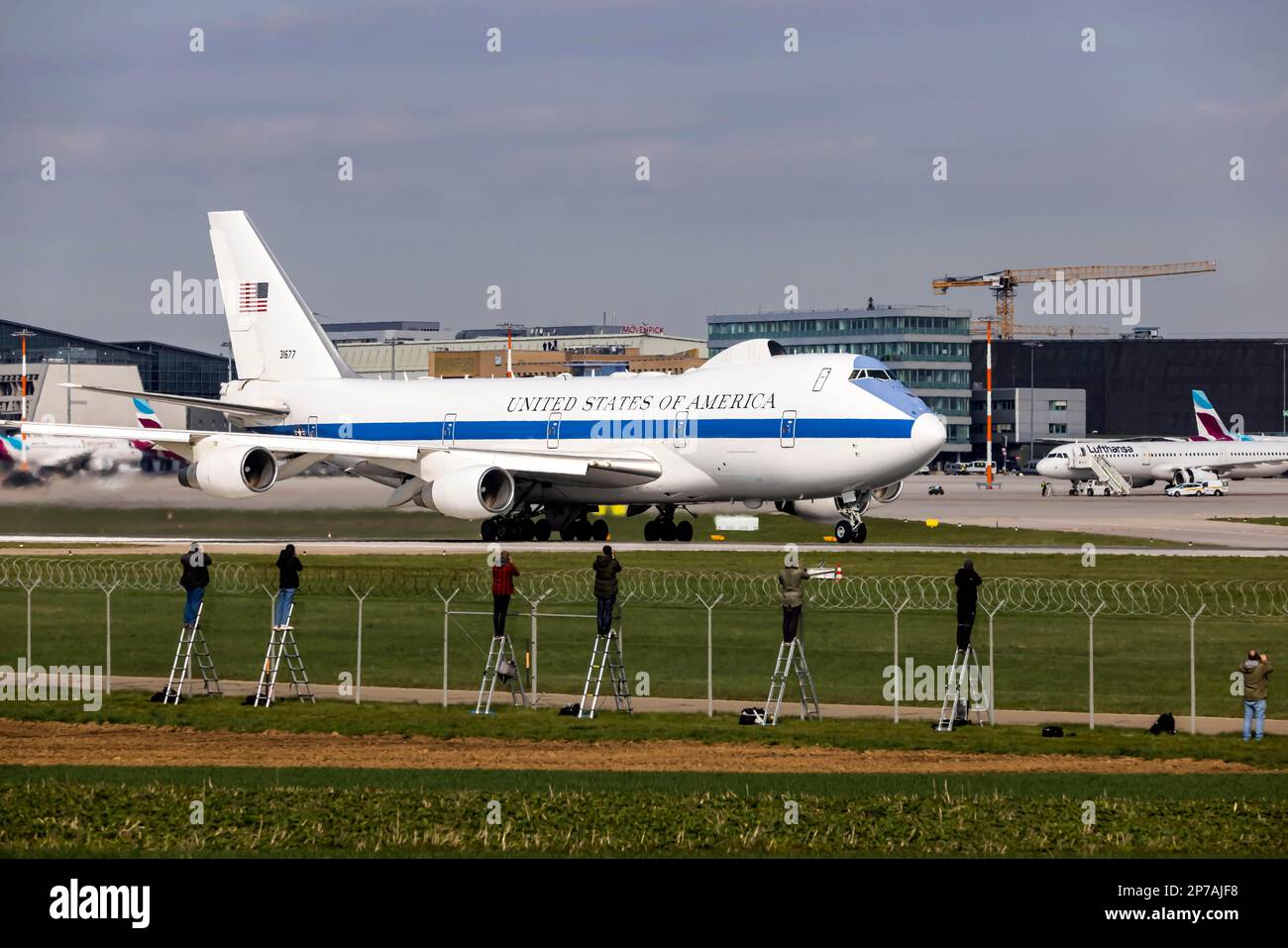 Flugzeug der US Air Force, USAF, am Flughafen, Flugzeug der amerikanischen Regierung des Musters Boeing E-4B, Stuttgart, Baden-Württemberg, Deutschland Stockfoto