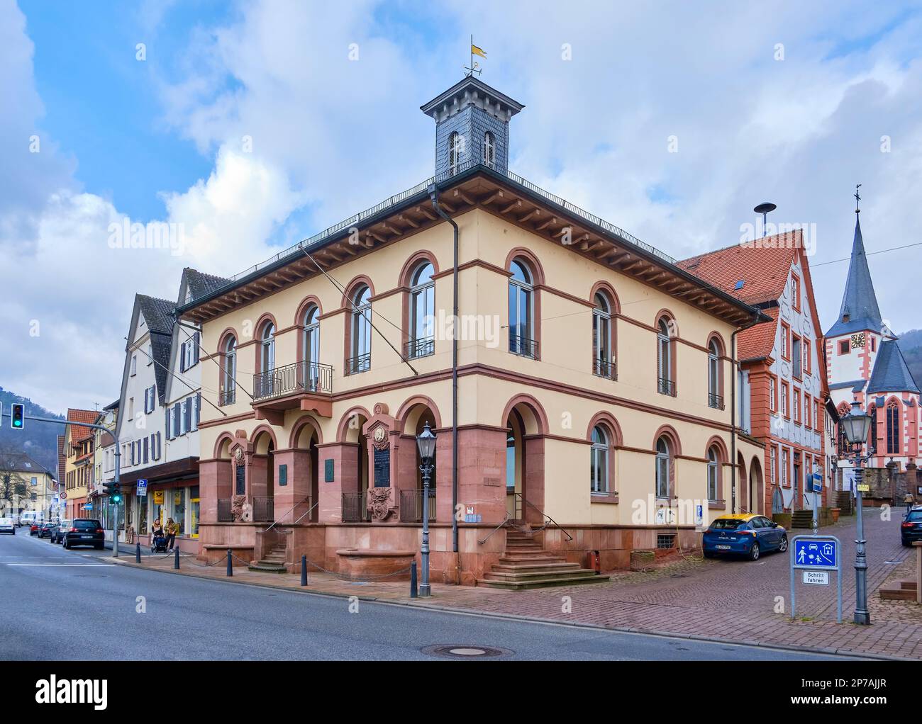Sitz der Gemeinde, klassizistisches Rathaus Neckarsteinach, Stadt der vier Schlösser, Hessen, Deutschland, Europa. Stockfoto