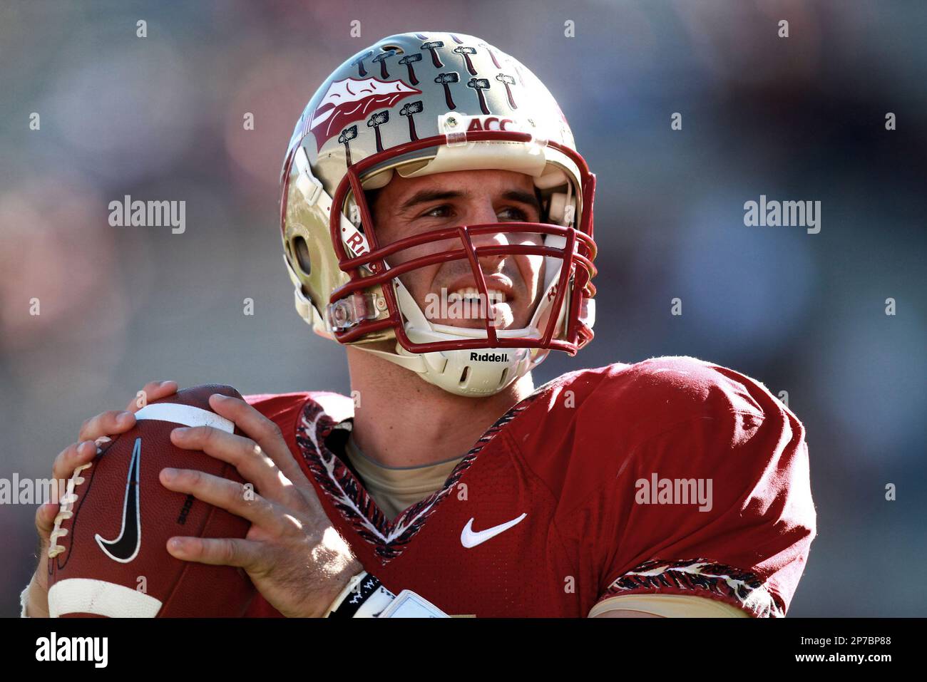 Florida State Seminoles quarterback Christian Ponder (7) warms up prior to the football game against the Florida Gators at Doak Campbell Stadium on November 27, 2010 in Tallahassee, Florida. (AP Photo/Alex Menendez) Stockfoto