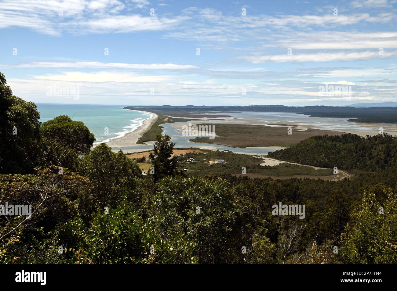 Blick auf die Okarito Lagune vom Okarito Trig Walk. Stockfoto