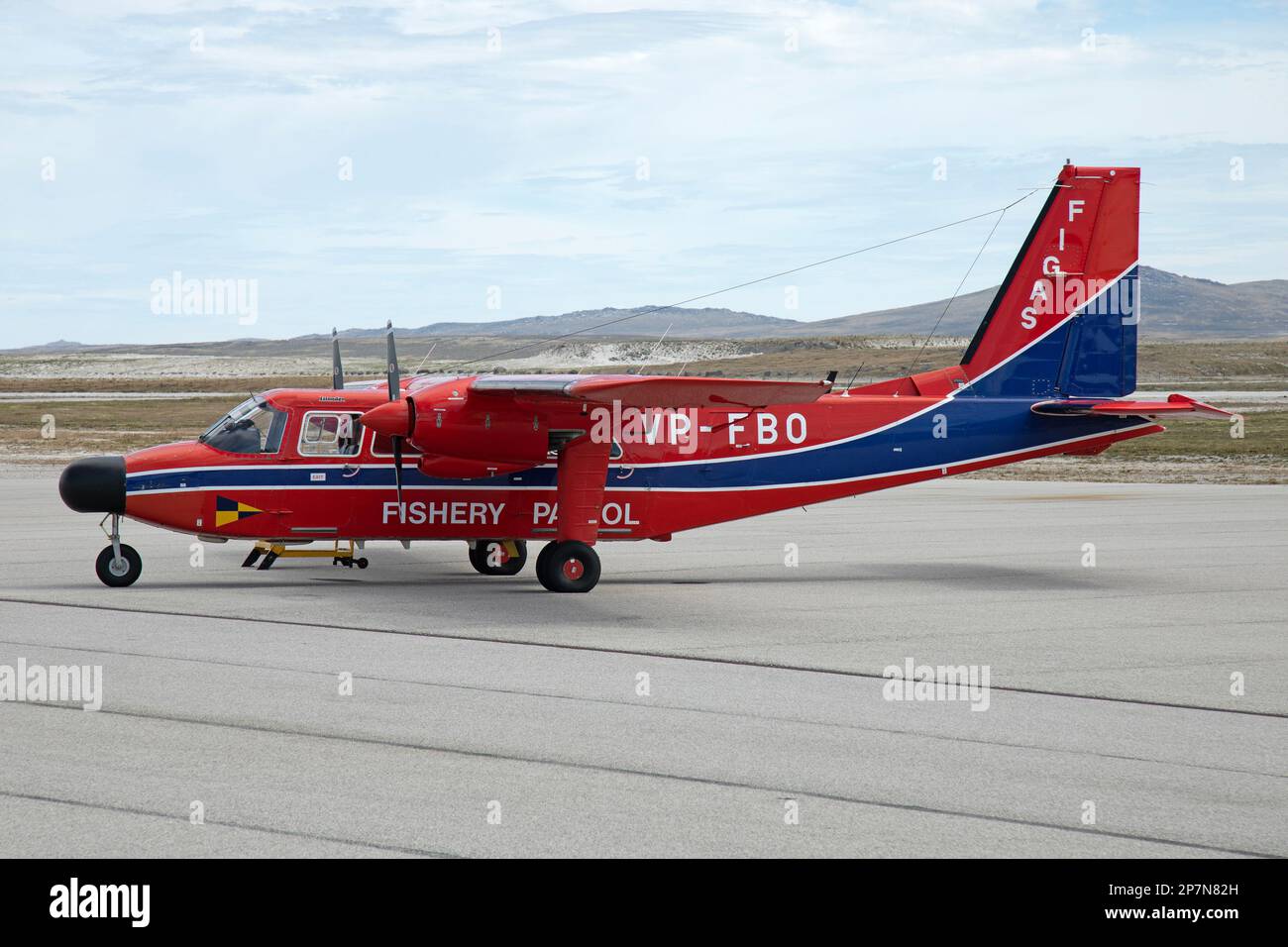 Ein Islander-Flugzeug VP-FBO des Falkland Islands Government Air Service, FIGAS, am Stanley Airport, Falkland Islands. Wird für die Fischerpatrouille verwendet. Stockfoto