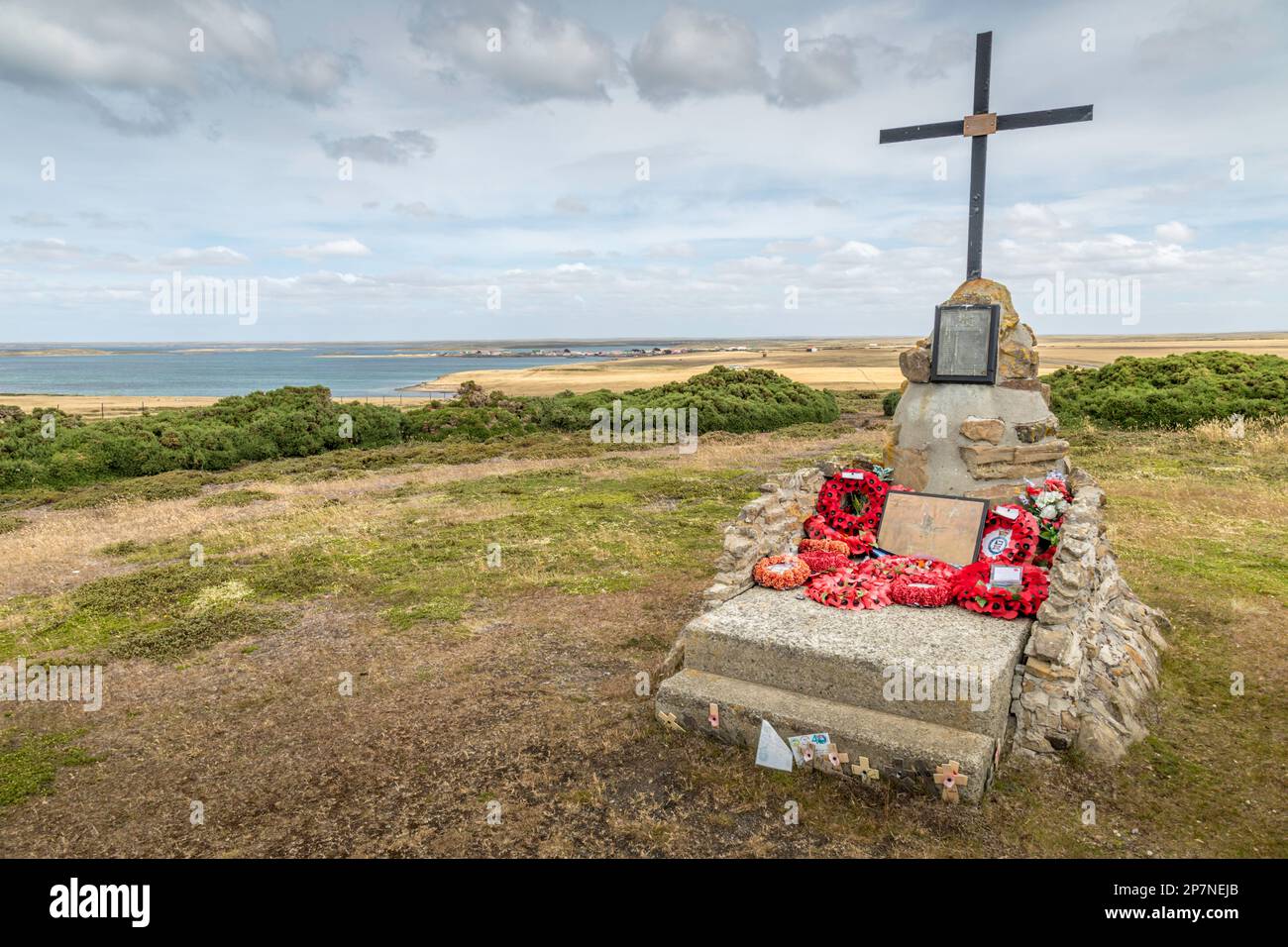 Das Denkmal für die Soldaten von 2 para, das 2. Bataillon des Fallschirmregiments, getötet im Falklandkrieg, in der Nähe von Goose Green, Falklandinseln. Stockfoto