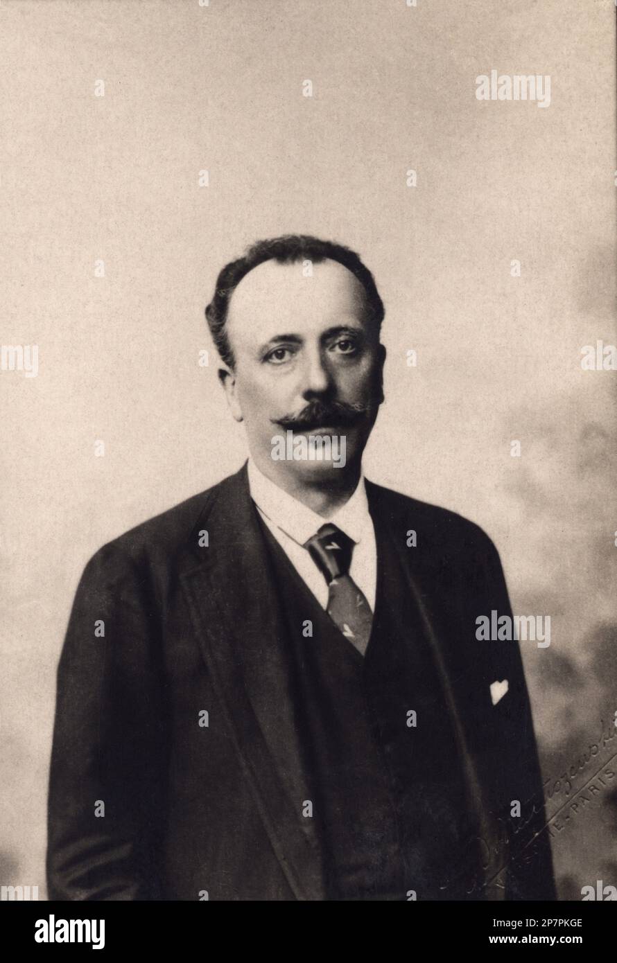 1890 c , FRANKREICH : Comte Adrien Albert Marie DE MUN ( 1841 - 1914 ) war eine französische politische Figur und Reformerin . An der Akademie von 1897 bis 1914 . - POLITICO - POLITICA - POLITIC - foto storiche - foto storica - Portrait - ritratto - Baffi - Schnurrbart - Krawatte - Cravatta - Halsband - colletto - NOBILI - ADEL - nobiltà - Conte --- Archivio GBB Stockfoto
