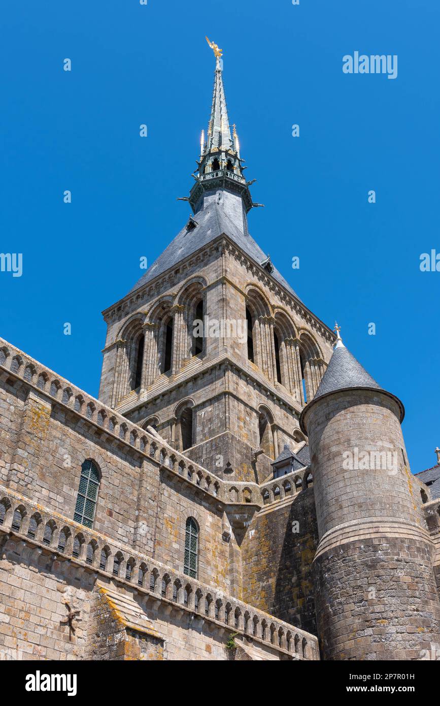 Gipfeltreffen und Turm des Mont Saint Michel (Frankreich) Stockfoto
