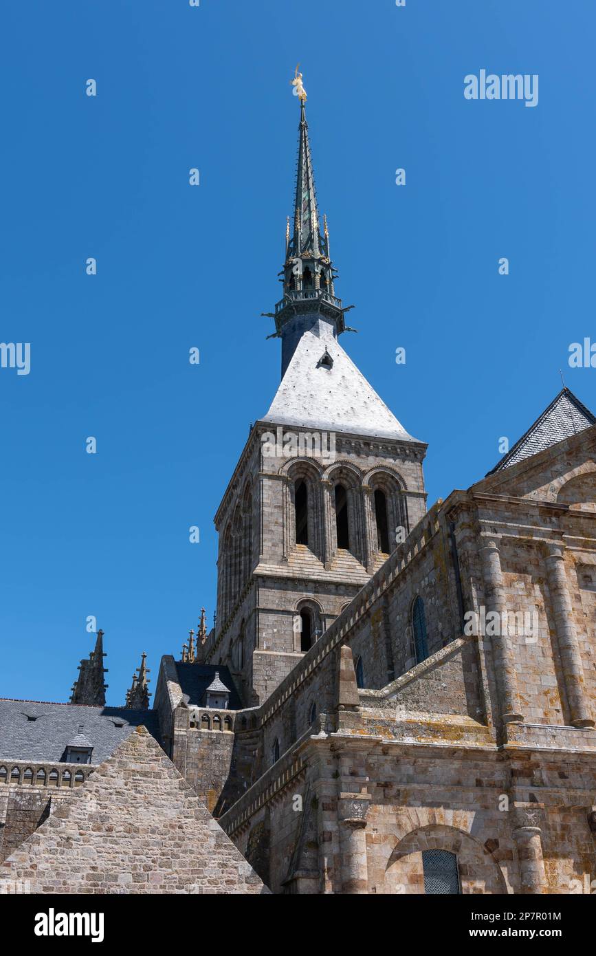 Gipfeltreffen und Turm des Mont Saint Michel (Frankreich) Stockfoto