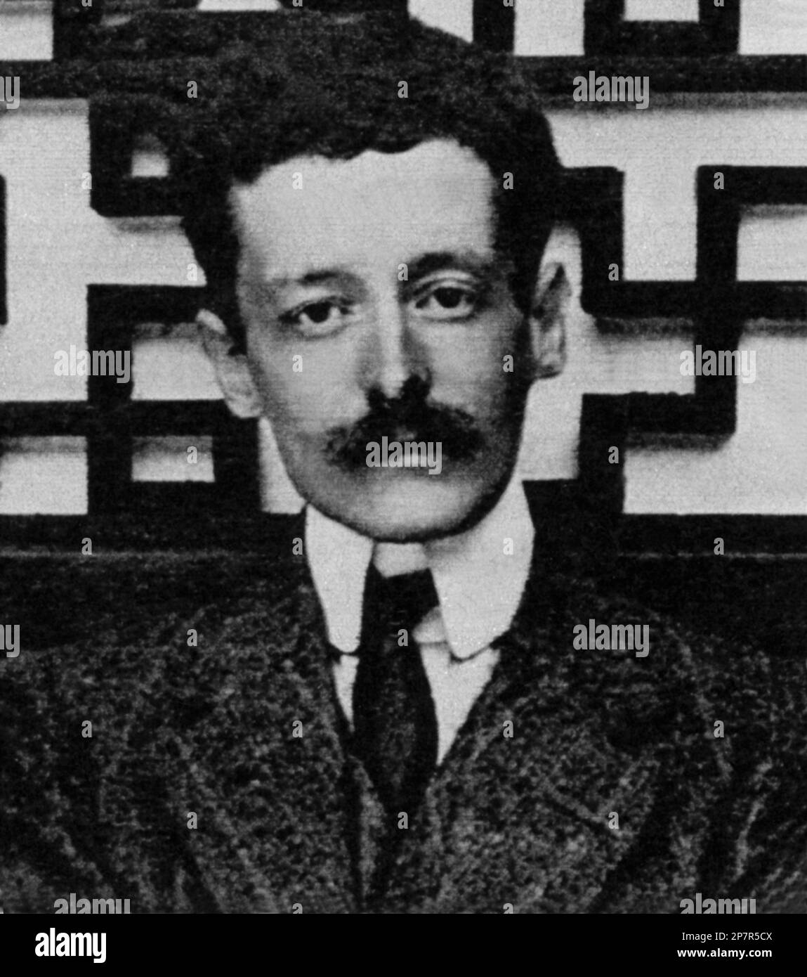 Der französische Schriftsteller VICTOR SEGALEN ( 1878 - 1919 ). War ein französischer Marinearzt, Ethnograf, Archäologe, Schriftsteller, Dichter, entdecker, Kunsttheoretiker, Linguist, Literaturkritiker. Er studierte Marinemedizin in Bordeaux. Er reiste und lebte in Polynesien ( 1903 - 1905 ) und China ( 1909 -1914 und 1917 ). Starb durch Zufall in einem Wald in Huelgoat, Frankreich (" unter mysteriösen Umständen" und angeblich mit einer offenen Kopie von Shakespeare " Hamlet " an seiner Seite). - SCRITTORE - LETTERATURA - LITERATUR - letterato - Portrait - ritratto - Krawatte - Cravatta - ETNOLOGIA - viaggiatore - Reisende ---- Stockfoto