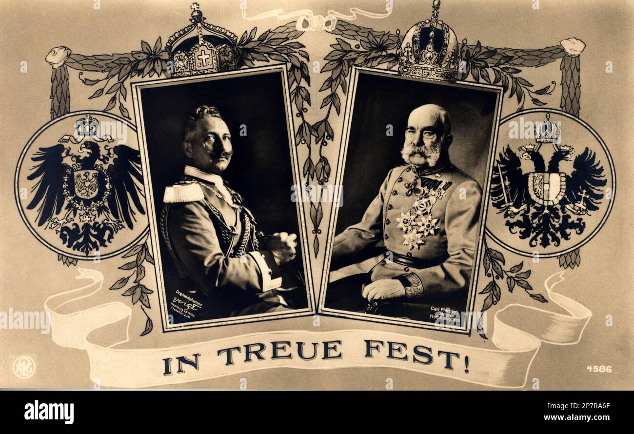 1914 Ca: Postkarten zur Feier der Freundschaft Österreichs mit Deutschland , dem österreichischen Kaiser FRANZ JOSEF von ABSBURG ( 1830 - 1916 ) , dem Kaiser Österreichs , dem König von Ungarn und Böhmen und dem Kaiser WILHELM II von Prussien HOHENZOLLERN ( Berlin 1859 - Doorn , Utrecht 1941 ) . - FRANCESCO GIUSEPPE - JOSEPH - ABSBURG - ASBURG - ASBURGO - ADEL - NOBILI - NOBILTA' - REALI - HABSBURG - HASBURG - KÖNIGSFAMILIE - DEUTSCHLAND - GERMANIEN - Baffi - Schnurrbart - Militäruniform - divisa uniforme militare - Guglielmo II - Francesco Giuseppe - PRUSSIA 1. Weltkrieg Prima Guerra Mondiale Stockfoto