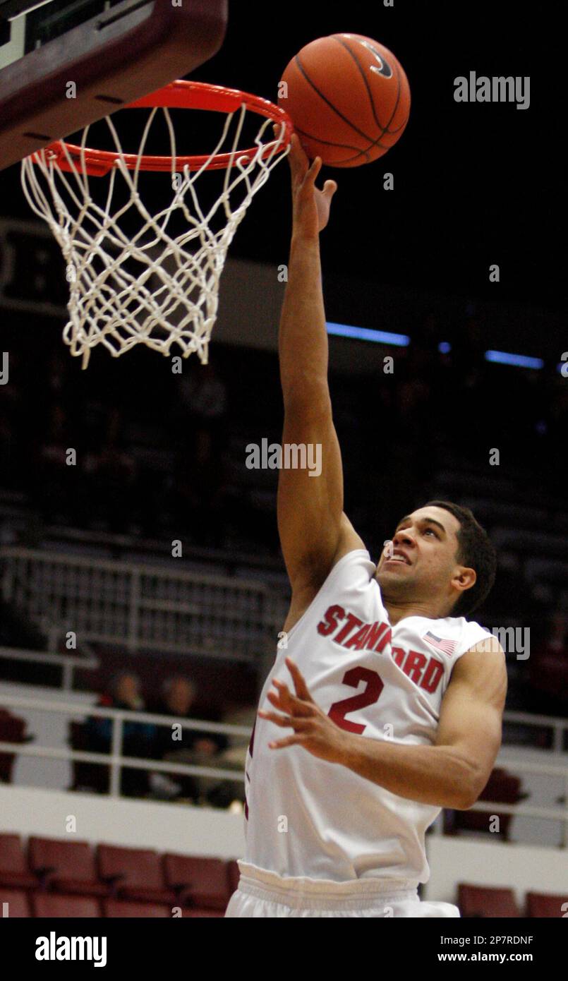 Stanford's Landry Fields lays up a basket against Florida A & M's during the second half of an NCAA college basketball game Saturday, Nov. 21, 2009, in Stanford, Calif. (AP Photo/Ben Margot) Stockfoto