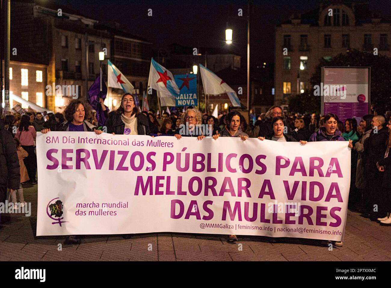 8. März 2023, Pontevedra, Pontevedra, EspaÃ±A: Die Demonstration, die von der Marcha Mundial das Mulleres Plattform für den Internationalen Frauentag einberufen wurde, führte am 8. März durch die Straßen der Innenstadt von Pontevedra in Galicien, Spanien. (Kreditbild: © Elena Fernandez/ZUMA Press Wire) NUR REDAKTIONELLE VERWENDUNG! Nicht für den kommerziellen GEBRAUCH! Stockfoto