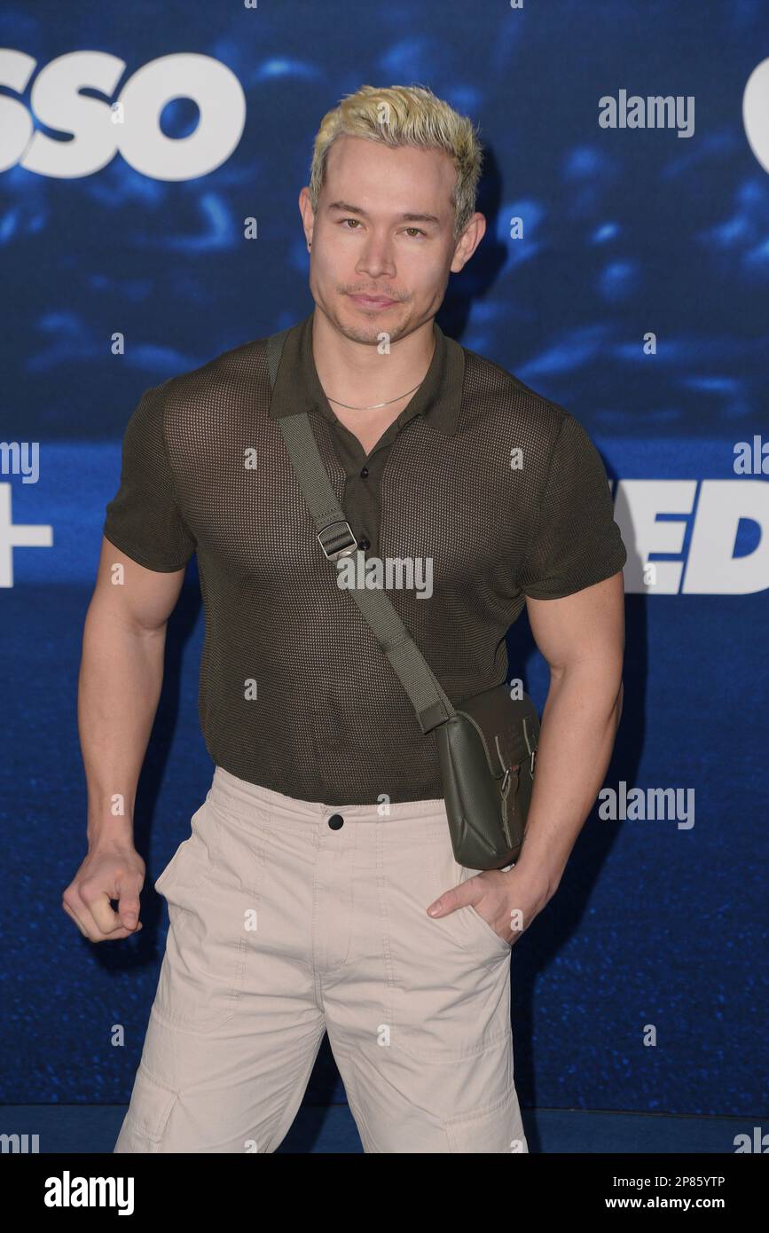 Colton Tran nimmt an der Premiere der Staffel 3 „Ted Lasso“ Teil. Stockfoto